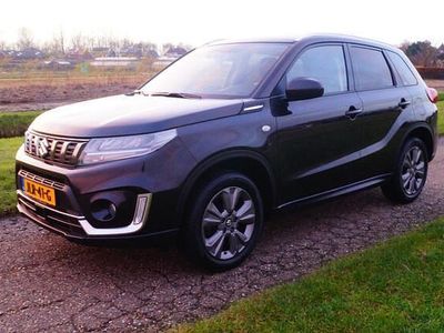 Zwart (metallic) Occasion 2020 Suzuki Vitara SUV | € 19.345 (Eerlijke prijs)