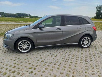 Mercedes B180