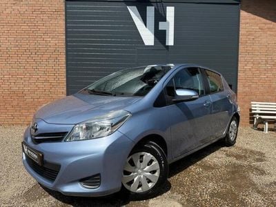 Occasion Toyota Yaris 69 PK (50 kW) 2014 Blauw Hatchback