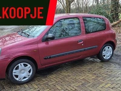 Occasion Renault Clio II Authentique 58 PK (42 kW) 2002 Rood Hatchback