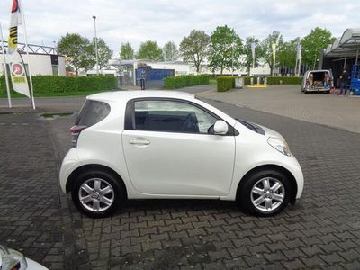 Toyota iQ