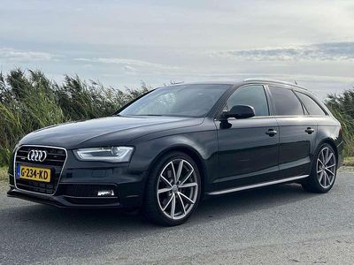 Zwart Occasion 2012 Audi A4 S-Line Stationwagen | € 10.249 (Iets duurder)