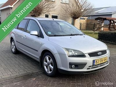 Occasion Ford Focus Futura 101 PK (74 kW) 2006 Grijs Stationwagen