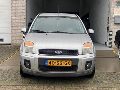 Grijs Gebruikt 2006 Ford Fusion Futura MPV | € 2.150 (Goede deal)