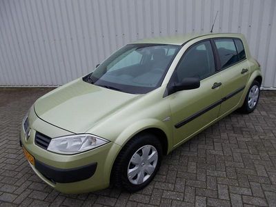 Groen (metallic) Gebruikt 2003 Renault Mégane II Expression Hatchback | € 995