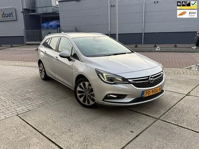 Grijs (metallic) Gebruikt 2017 Opel Astra Business Stationwagen | € 2.250