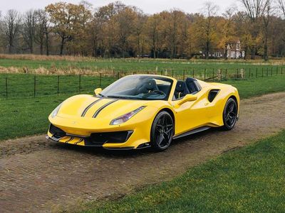 Geel Occasion 2019 Ferrari 488 Cabriolet | € 695.000