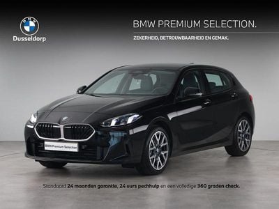 Zwart Occasion 2024 BMW 120 Comfort Edition Hatchback | € 31.950 (Goede deal)