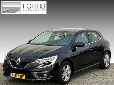 Zwart Gebruikt 2016 Renault Mégane IV Zen Hatchback | € 10.395 (Eerlijke prijs)