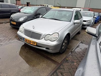 Mercedes C200