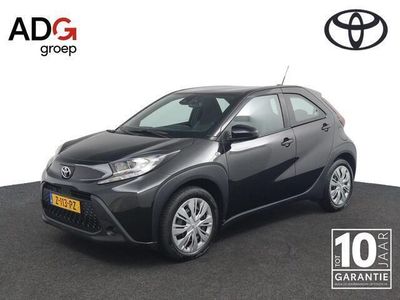 Zwart Occasion 2024 Toyota Aygo X Play SUV | € 16.400 (Eerlijke prijs)