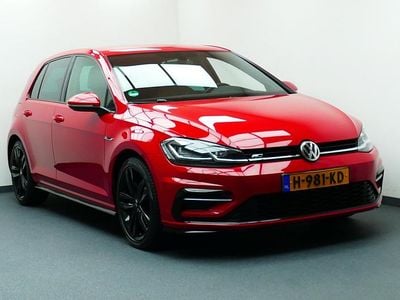 Rood Gebruikt 2019 VW Golf VII Highline Hatchback | € 20.944 (Eerlijke prijs)