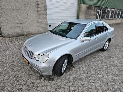 Mercedes C200