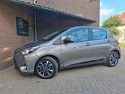 Occasion Toyota Yaris Hybrid Design 2017 Grijs (metallic) Hatchback