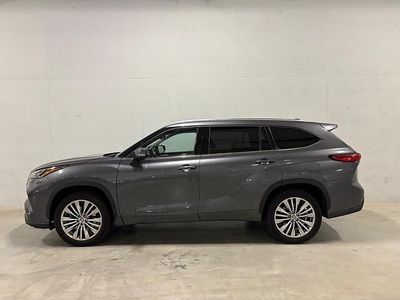 Grijs Gebruikt 2022 Toyota Highlander Executive SUV | € 49.999