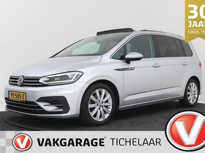 Grijs Gebruikt 2017 VW Touran Highline MPV | € 24.899 (Iets duurder)