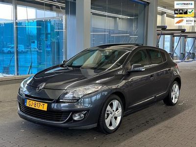 tweedehands Renault Mégane Cabriolet MEGANE 1.5 dCi BOSE, VASTE PRIJS! VELE OPTIES, GLAZEN PANORAMADAK,ECC 1.5 dCi BOSE, VASTE PRIJS! VELE OPTIES, GLAZEN PANORAMADAK,E , NAVIGATIE