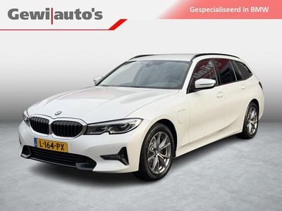 Wit Gebruikt 2021 BMW 320e Shadowline Stationwagen | € 24.999 (Super prijs)