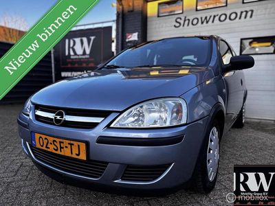 Grijs Gebruikt 2006 Opel Corsa Essentia Hatchback | € 1.250 (Duur)