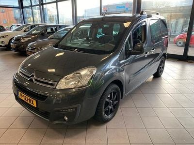 Grijs (metallic) Gebruikt 2017 Citroën Berlingo Feel MPV | € 6.650 (Eerlijke prijs)