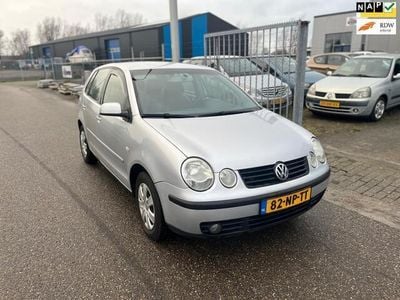 Grijs Occasion 2004 VW Polo Comfortline Hatchback | € 1.999 (Eerlijke prijs)