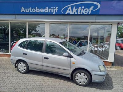 Nissan Almera Tino