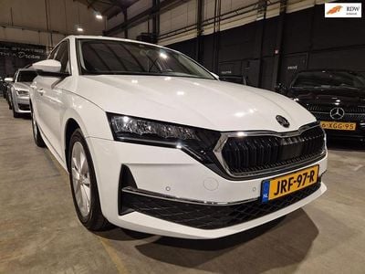 Wit Occasion 2024 Skoda Octavia Business Line Sedan | € 31.849 (Eerlijke prijs)