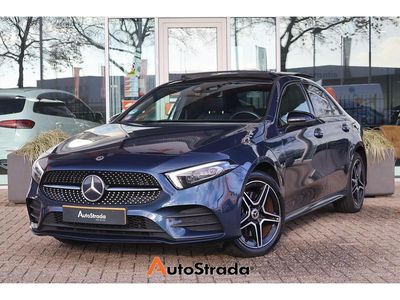 Blauw Gebruikt 2021 Mercedes A250 AMG line Sedan | € 26.700 (Eerlijke prijs)