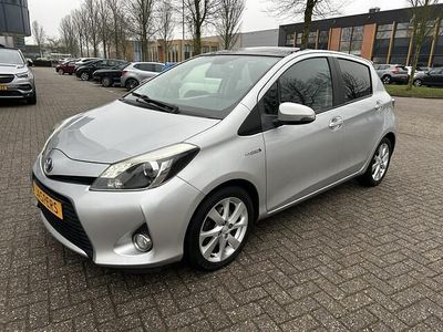 Zilver Occasion 2013 Toyota Yaris Hatchback | € 12.495 (Eerlijke prijs)