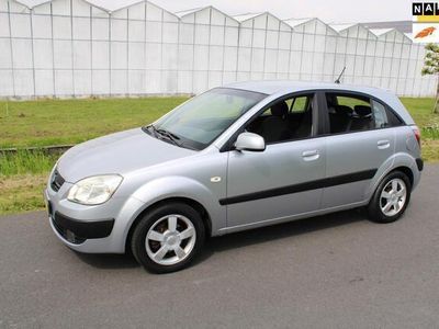 Occasion Kia Rio 112 PK (82 kW) 2007 Grijs Hatchback