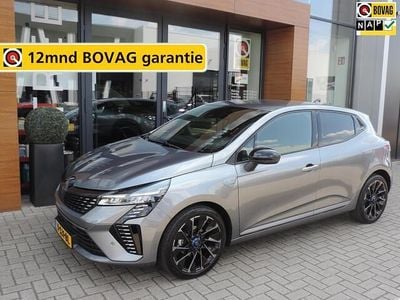 Grijs (metallic) Gebruikt 2023 Renault Clio V Bose Edition Hatchback | € 19.990 (Duur)