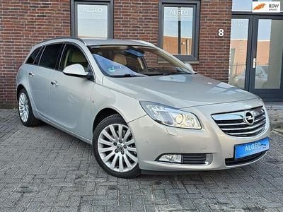 Grijs (metallic) Occasion 2009 Opel Insignia Cosmo Stationwagen | € 9.999 (Eerlijke prijs)