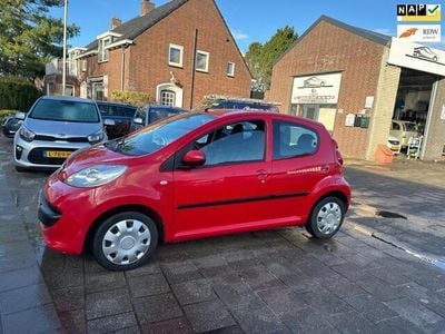 Rood Gebruikt 2008 Peugeot 107 Hatchback | € 1.599 (Eerlijke prijs)