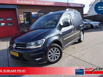 Blauw (metallic) Gebruikt 2017 VW Caddy Highline MPV | € 9.950 (Duur)