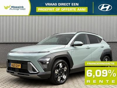 Mirage green (groen mica) Occasion 2025 Hyundai Kona Comfort SUV | € 31.795 (Eerlijke prijs)