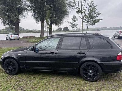 Zwart Gebruikt 2002 BMW 318 Stationwagen | € 2.000