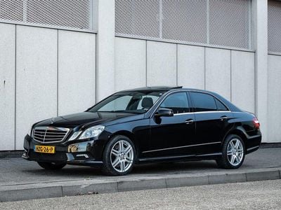 Zwart (metallic) Occasion 2010 Mercedes E500 Avantgarde Sedan | € 30.900