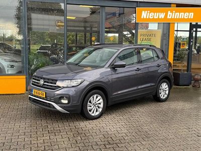 Grijs (metallic) Gebruikt 2023 VW T-Cross Life SUV | € 24.895 (Iets duurder)