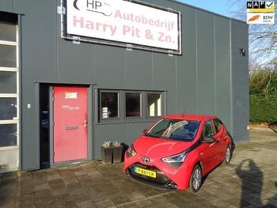 Occasion Toyota Aygo 72 PK (52 kW) 2022 Rood Hatchback