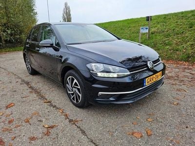Zwart Gebruikt 2020 VW Golf VII Comfortline Hatchback | € 18.750 (Goede deal)