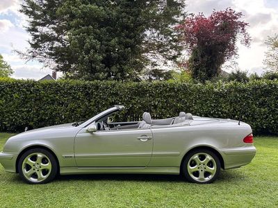 Grijs (metallic) Occasion 2002 Mercedes CLK200 Elegance Cabriolet | € 11.900