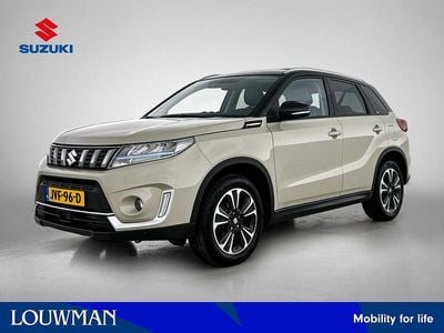 Bruin metallic Occasion 2022 Suzuki Vitara Style SUV | € 23.445 (Eerlijke prijs)
