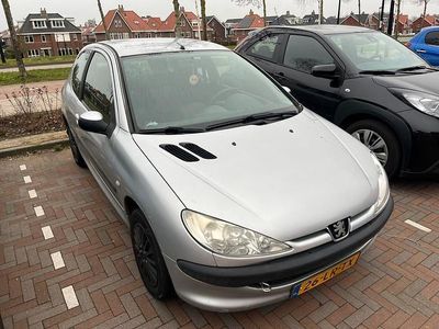 Occasion Peugeot 206 75 PK (55 kW) 2003 Grijs Hatchback