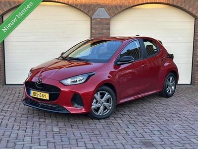 Nieuw Mazda 2 Exclusive-Line 116 PK (85 kW) 2025 Rood (metallic) Hatchback