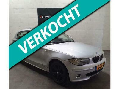 tweedehands BMW 116 1-SERIE i High Executive AUX/MF STUUR/CLIMATE CONTROLL/ELECTR RAMEN/AFNEEMBARE TREKHAAK