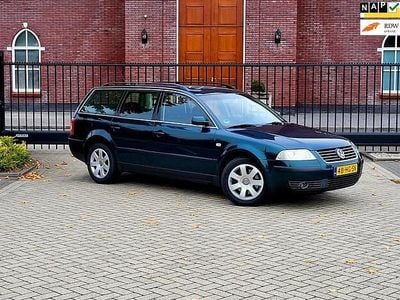 Groen Gebruikt 2001 VW Passat Comfortline Stationwagen | € 2.750 (Duur)