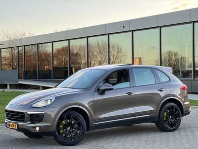 Bruin Occasion 2015 Porsche Cayenne SUV | € 41.750