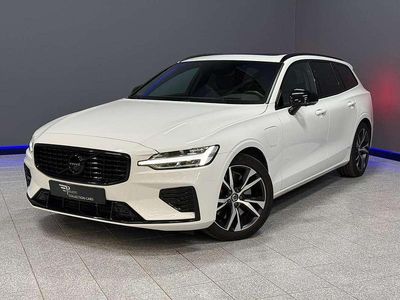 Wit (metallic) Occasion 2020 Volvo V60 R-Design Stationwagen | € 31.950 (Eerlijke prijs)