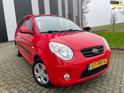 Rood Gebruikt 2011 Kia Picanto Hatchback | € 3.450 (Eerlijke prijs)