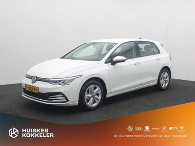 tweedehands VW Golf VIII Life 1.0 TSI 110pk Adaptive cruise control, Navigatie, DAB, Airco, Radio, Parkeersensoren, LED verlichting, App connect